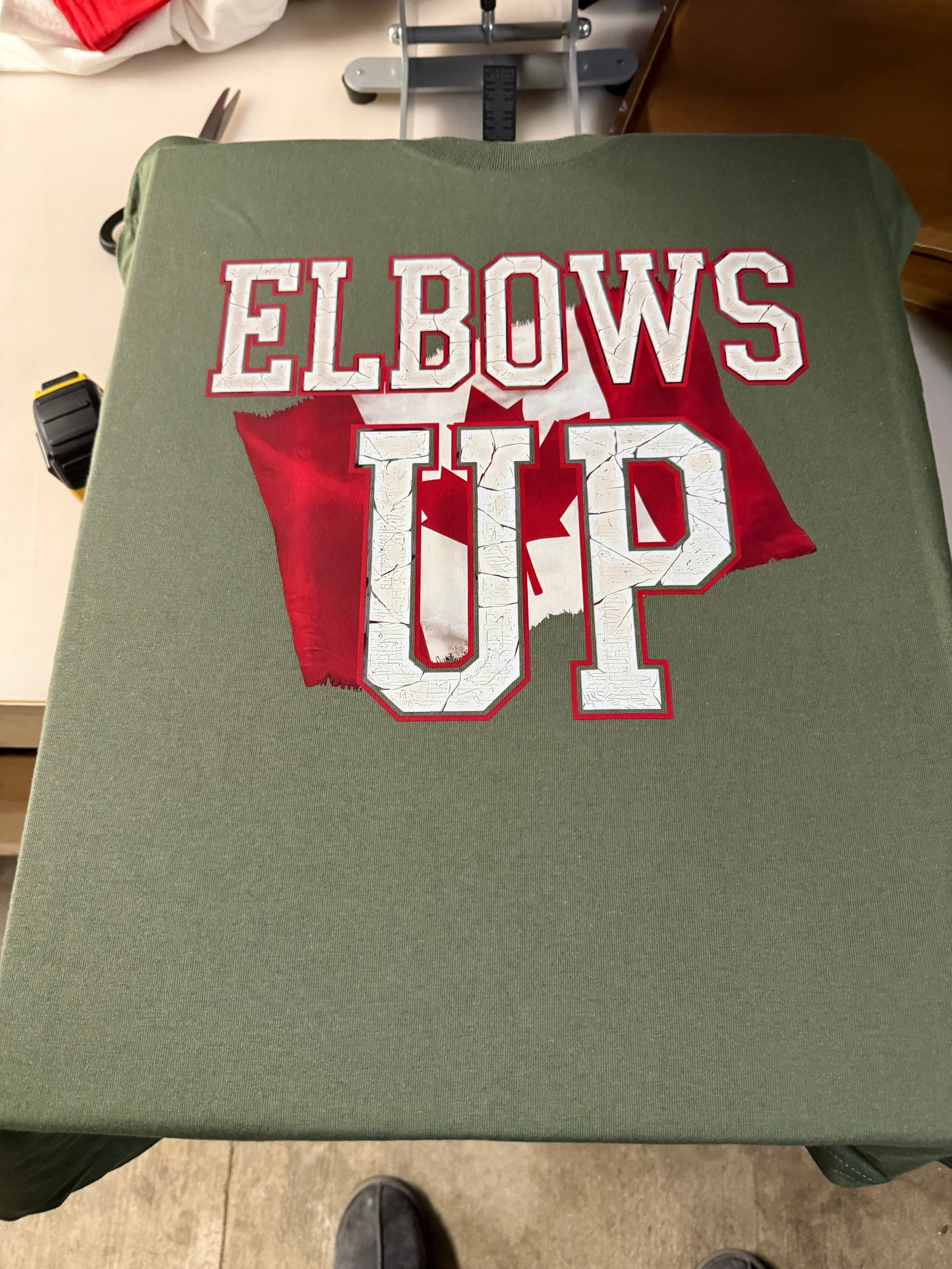 Elbows up Canada T-shirt